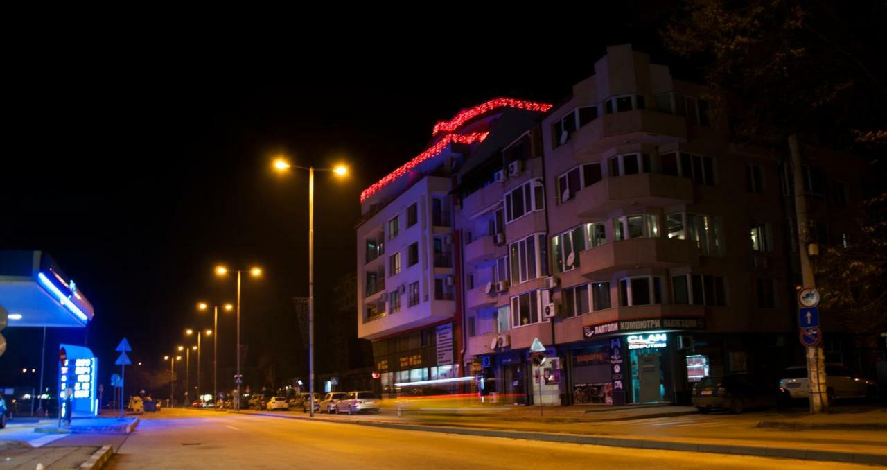 Lux Apartment Pazardzhik Exterior photo