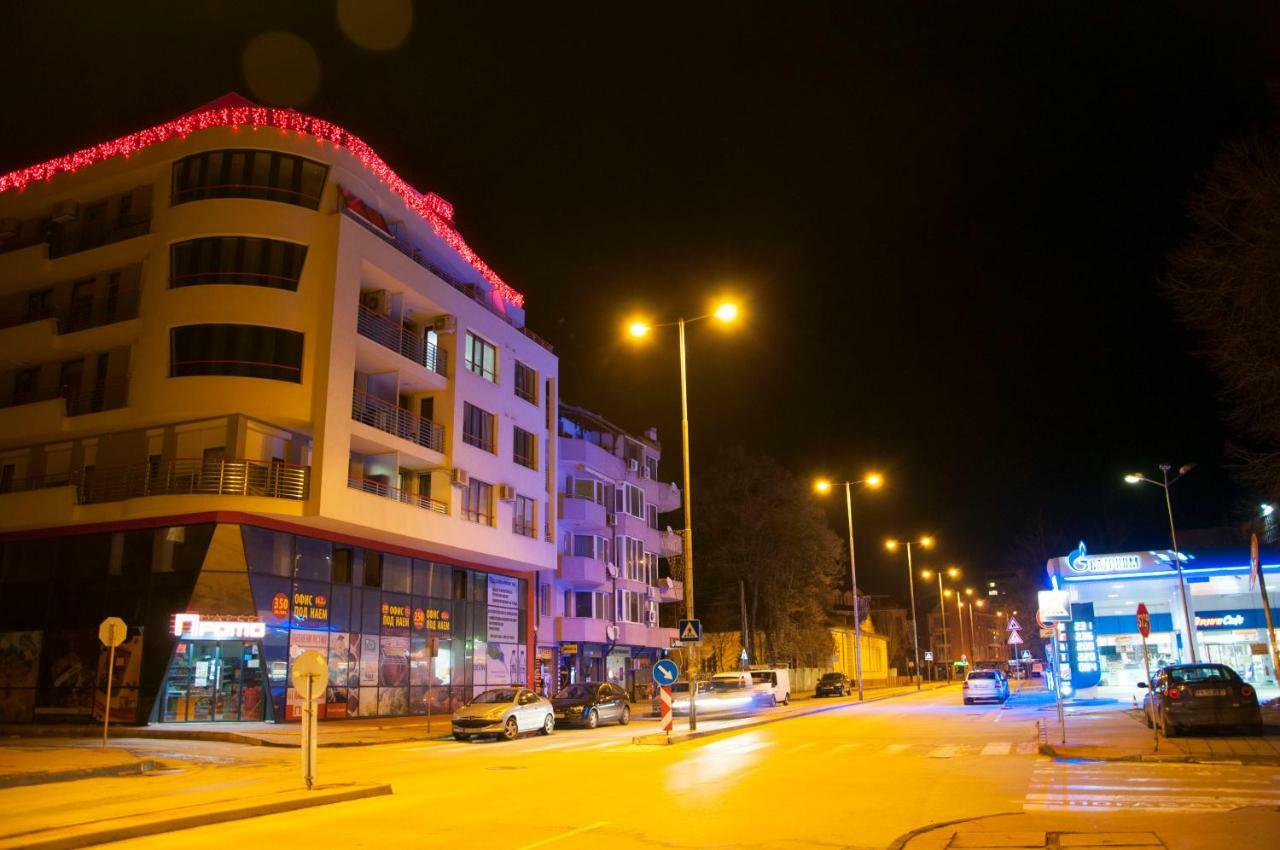 Lux Apartment Pazardzhik Exterior photo